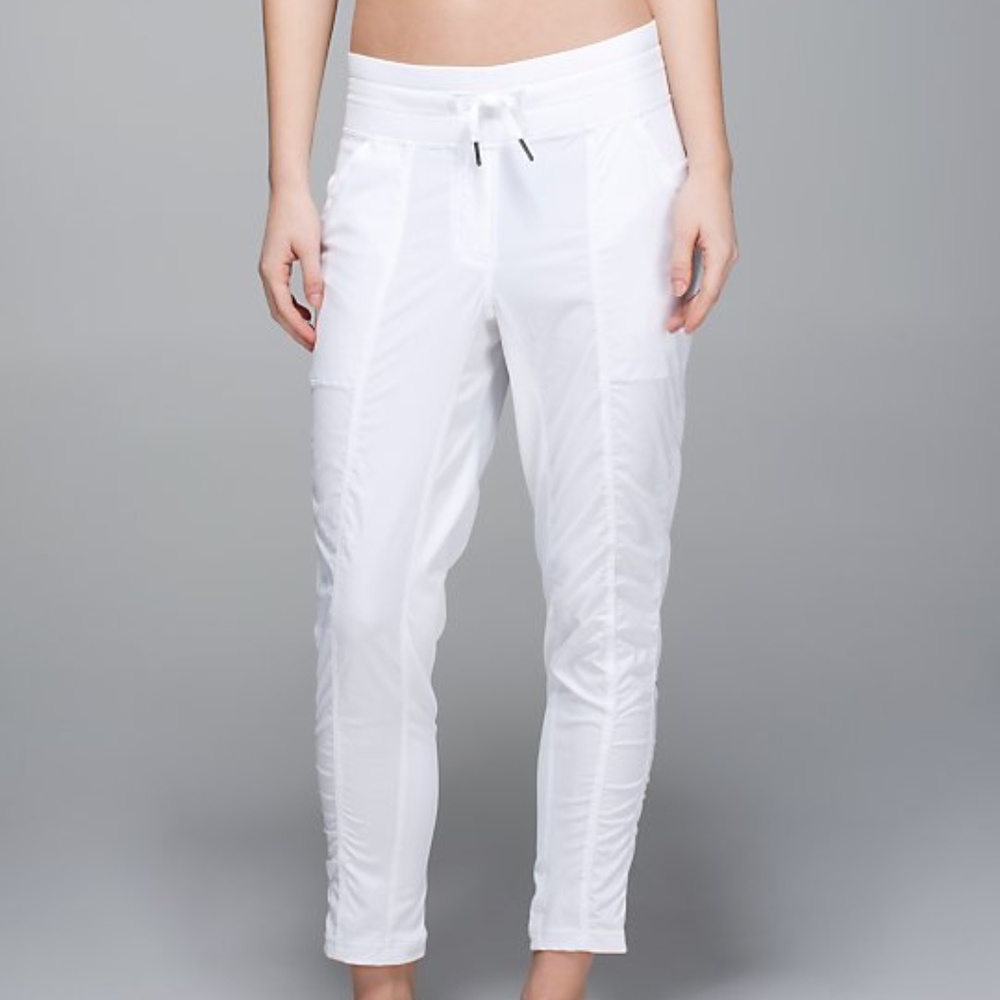 Lululemon white Street To Studio Pant II 7/8 lengt